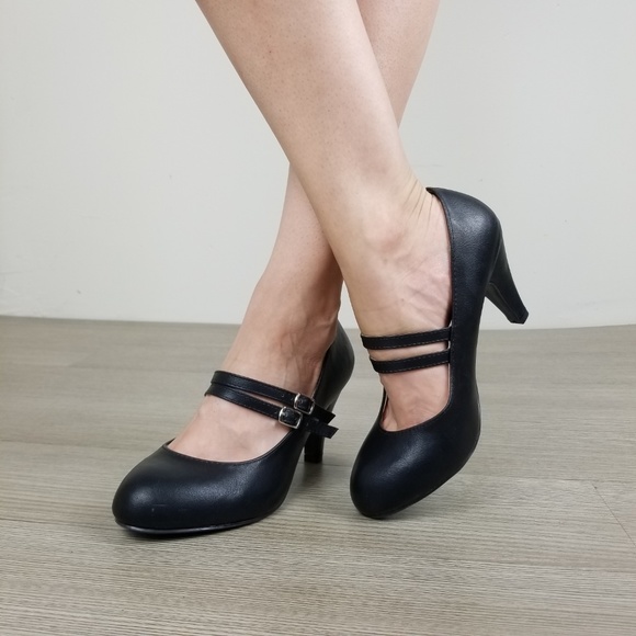 Double Buckle Faux Leather Retro Pump - Picture 5 of 6